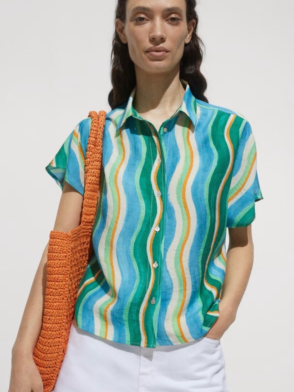 Wavy Stripe Short-Sleeve Button-Up Top in Green